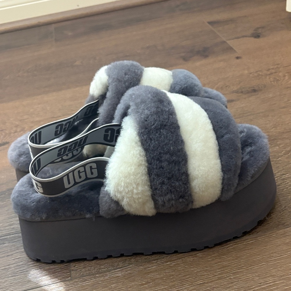 LIKE NEW - UGG Striped Gray and Cream Platform Slippers
